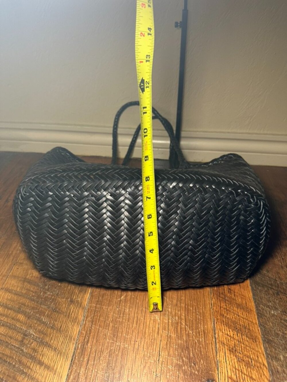 Black woven leather handbag. Genuine Leather. Tote - Picture 5 of 8
